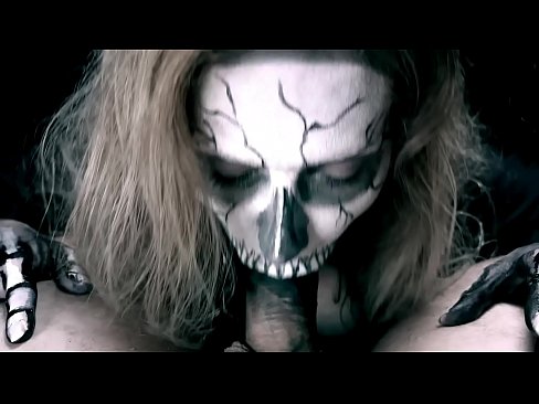 ❤️ Demona knabino suĉanta kokon per sia nigra buŝo kaj glutante kumon. ❤ Rusia porno ĉe eo.ixiporn.ru ❌